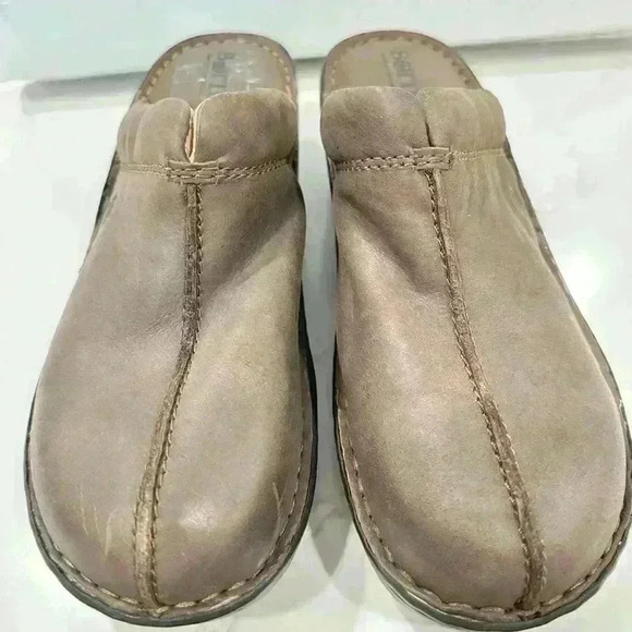NWOT - Born Women;s Brown Leather Hand Crafted Slip on Mules Clogs Shoes Size 9 - Picture 8 of 11